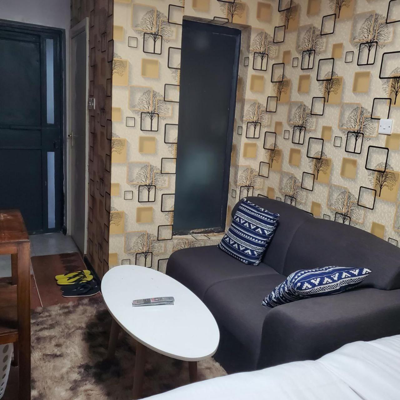 דירות ניירובי Lovely & Cozy Compact Studio Near Airport With Rooftop View מראה חיצוני תמונה